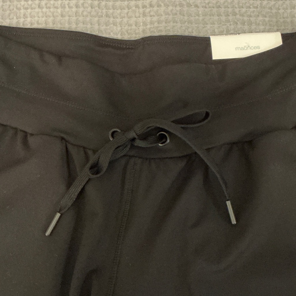 Maurices NWT Black High Rise Jogger size Medium - Picture 5 of 13